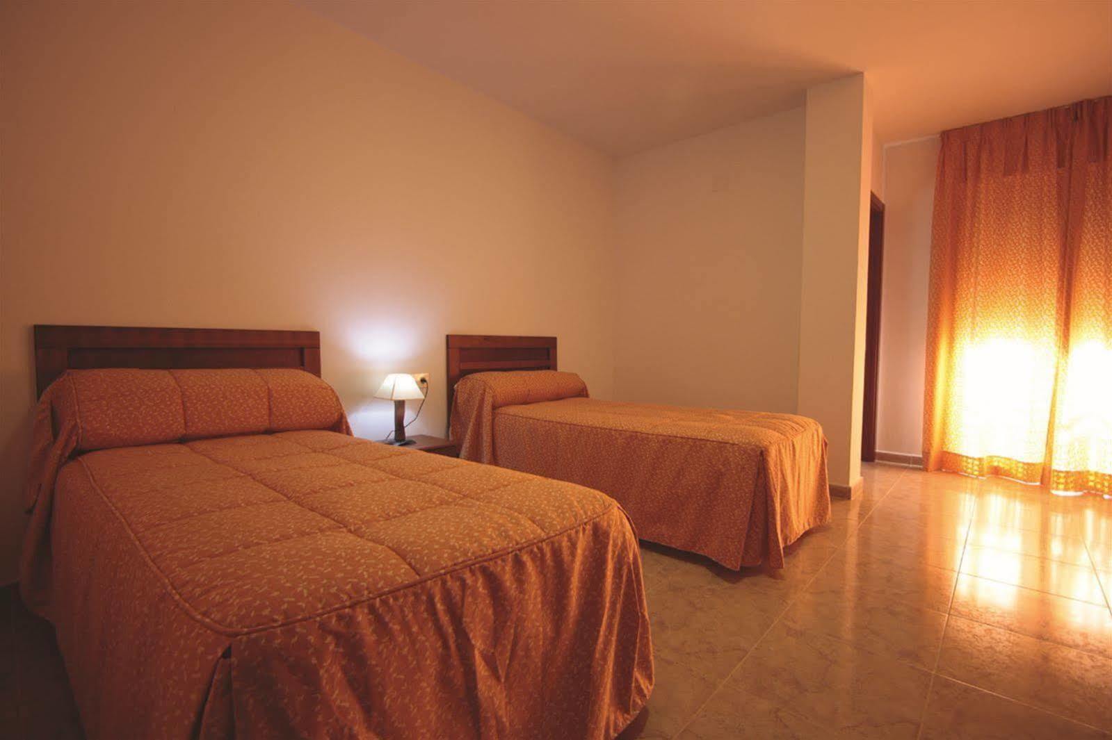 Hotel Balneario Fuentes Del Trampal Carmonita Eksteriør billede